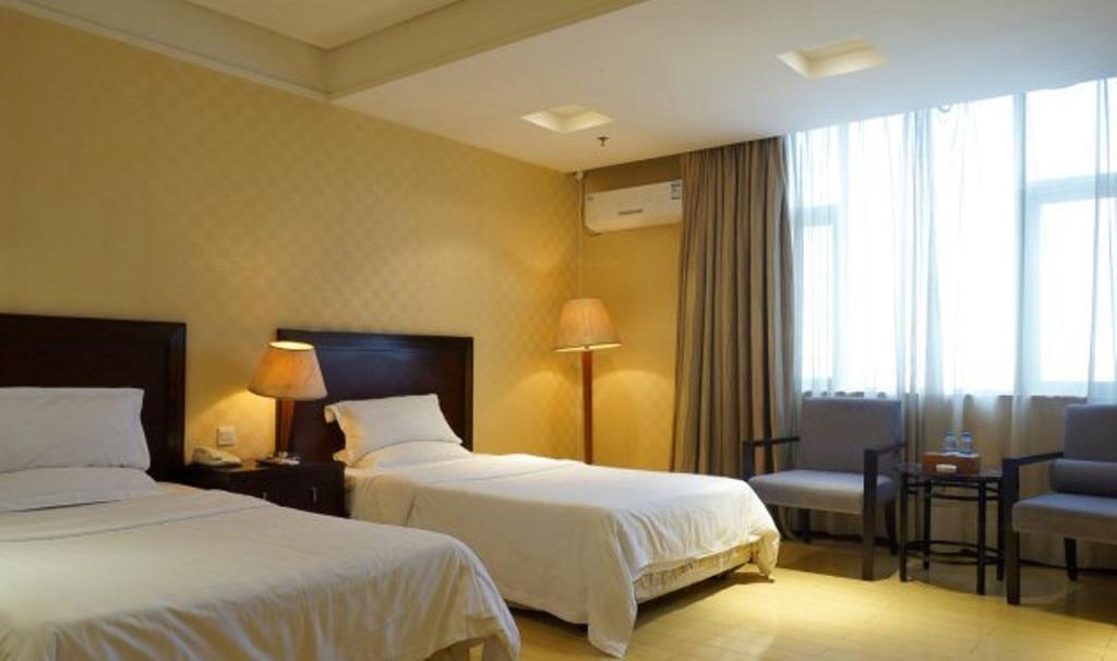 Yingfeng Hotel Донгуан Стая снимка
